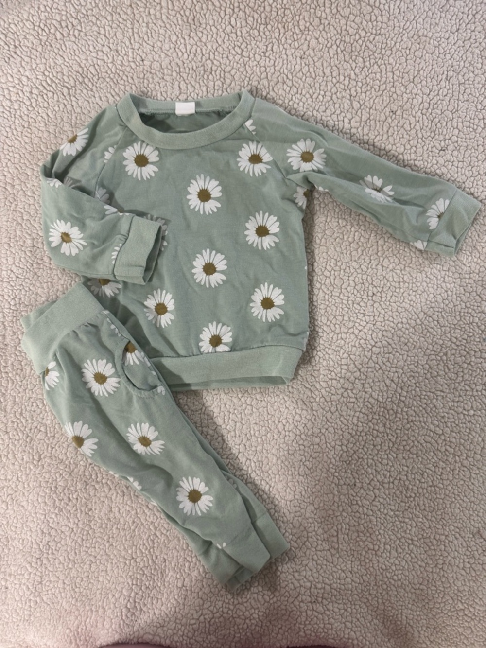Daisy Print Sage Green Kids  Set